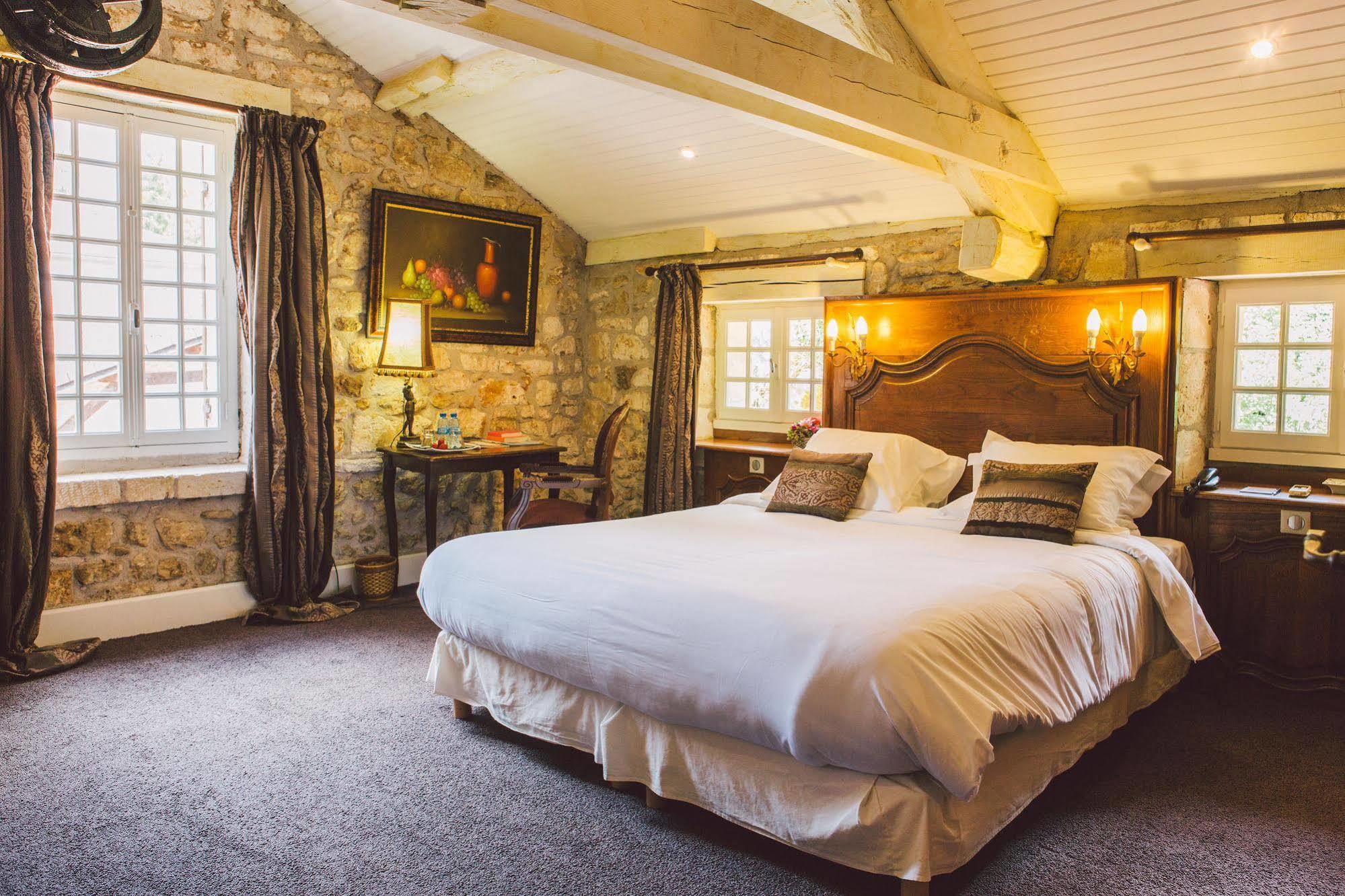 Le Moulin Du Roc Hotel