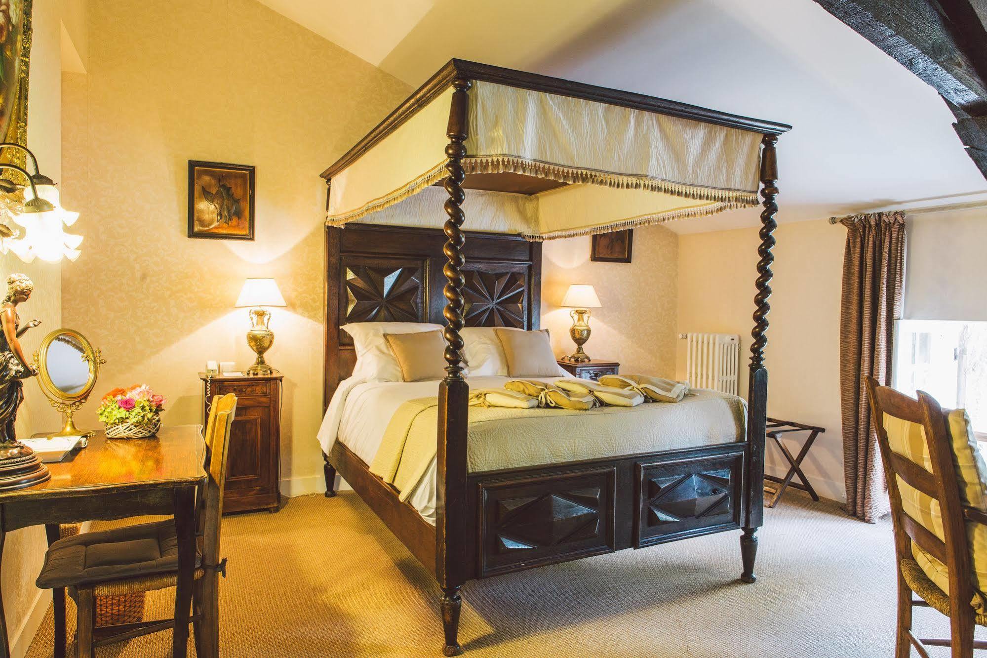 Hotel Le Moulin Du Roc 5*
